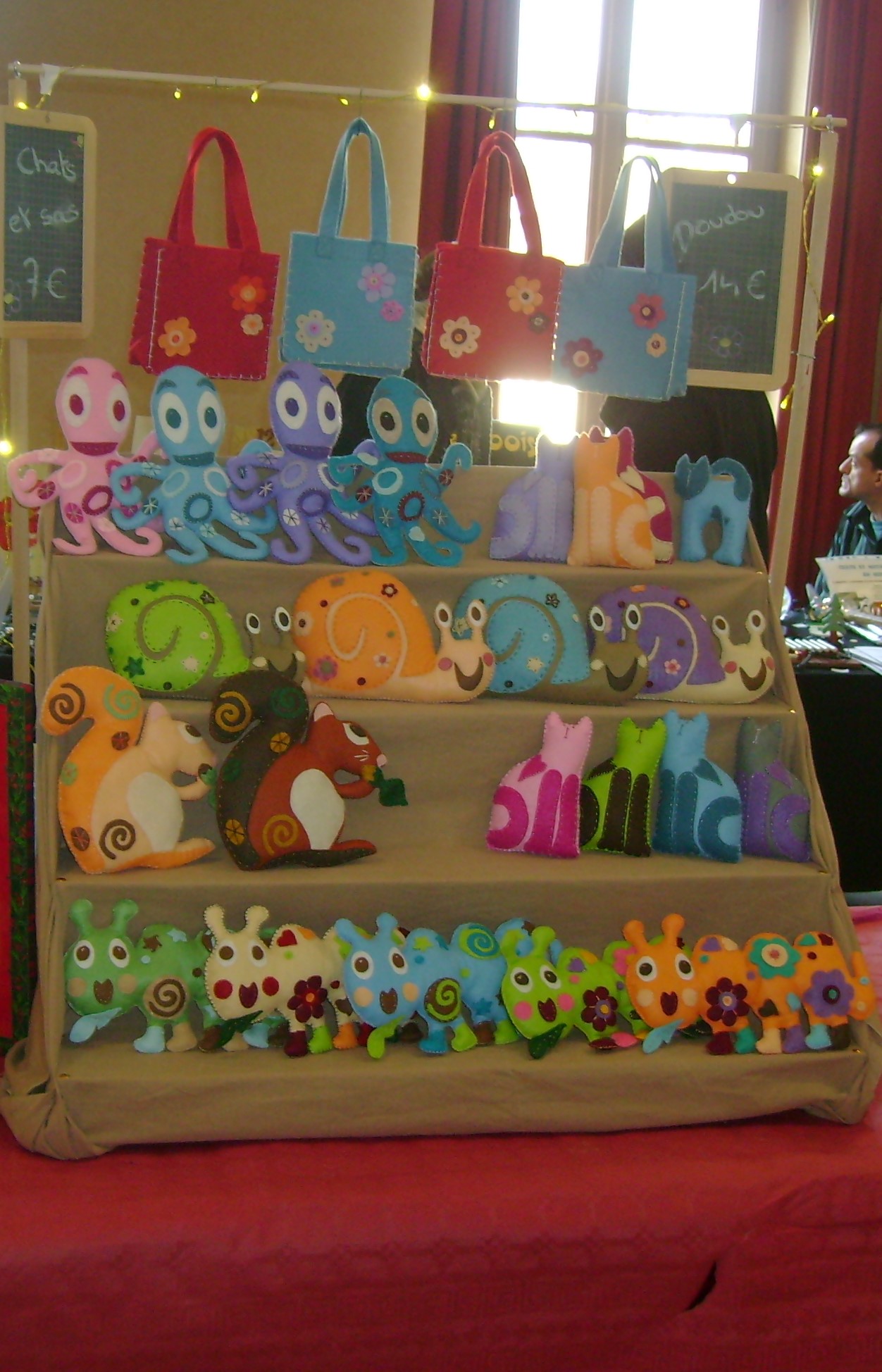 photo stand.jpg